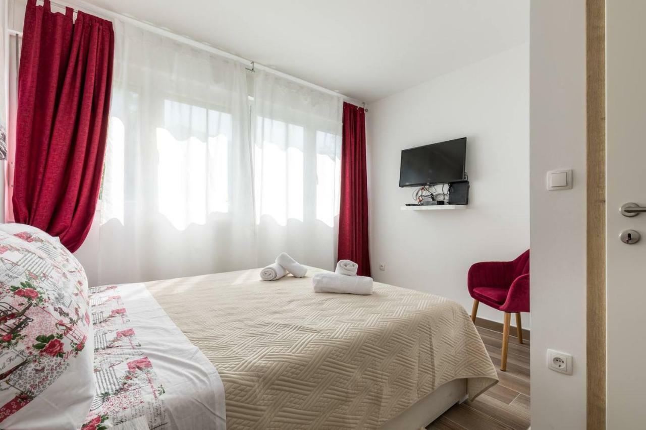 Apartments Cezar Split Bagian luar foto